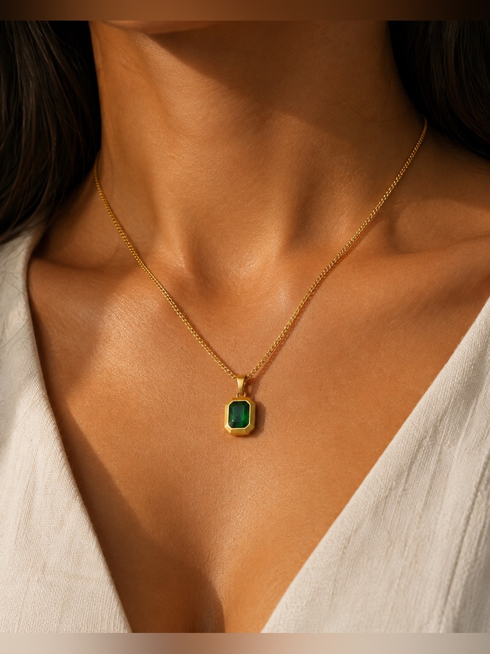 Gold Pendant Necklace - Green stone